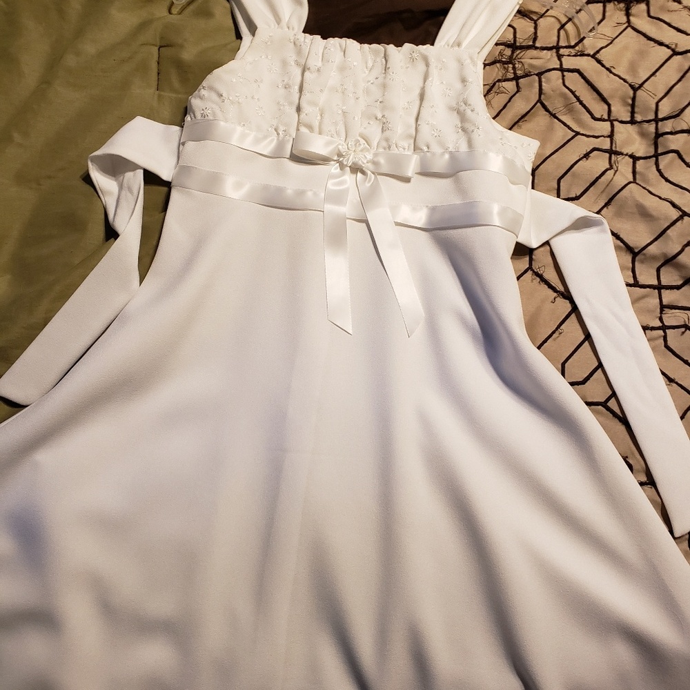 Girls dress...